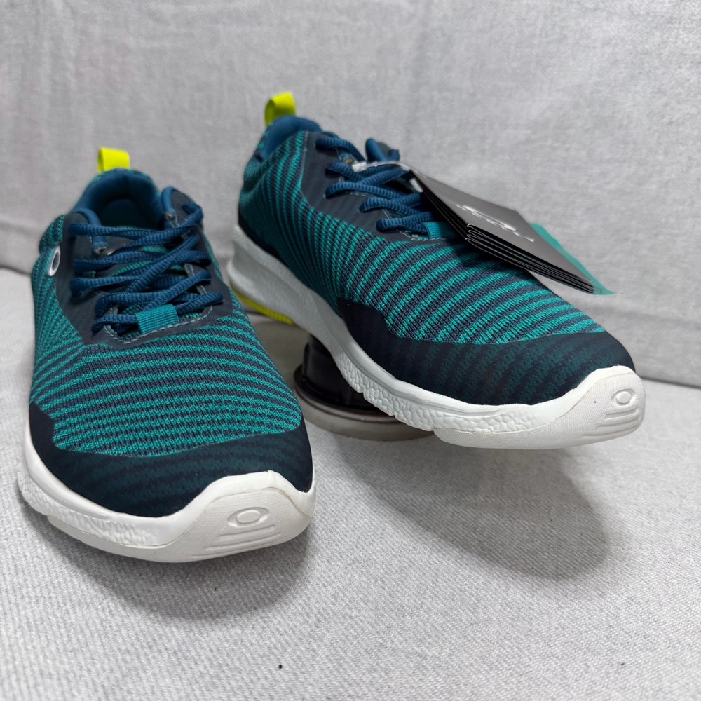 NWT - Oakley EVZERO Teal & Navy Blue Striped Athletic Sneakers M9.5 - Picture 3 of 12